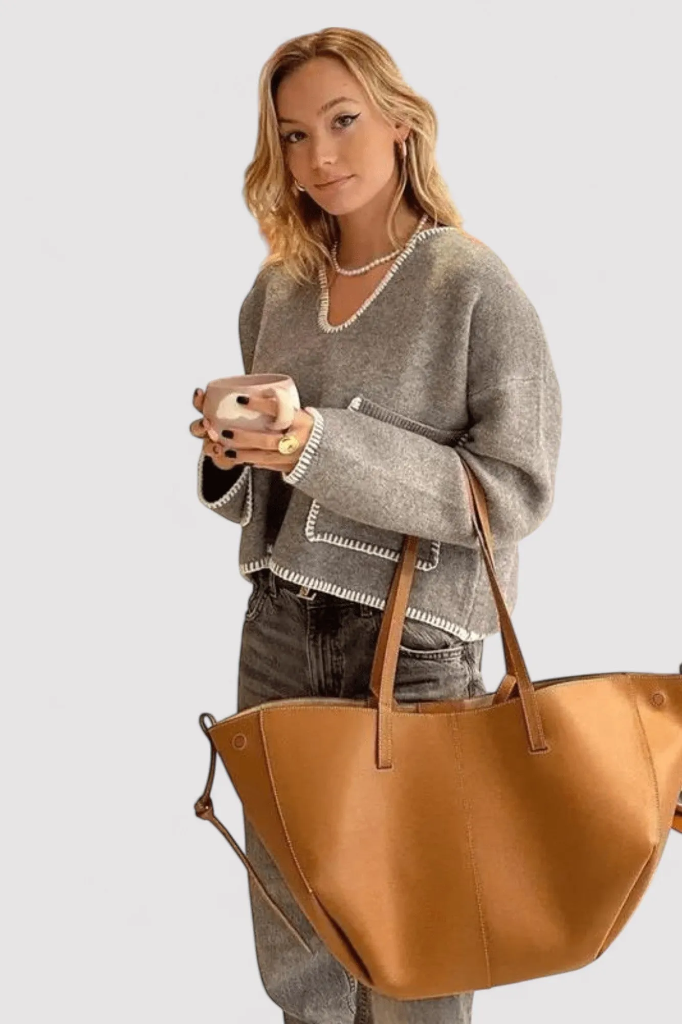 Ancien | Elegant Women's V-neck Sweater