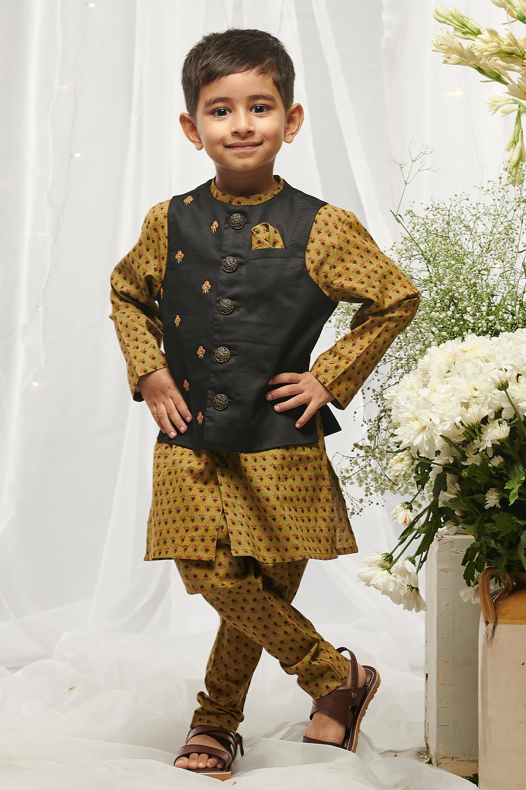 Boys Black Printed Buti Bundi Kurta Set