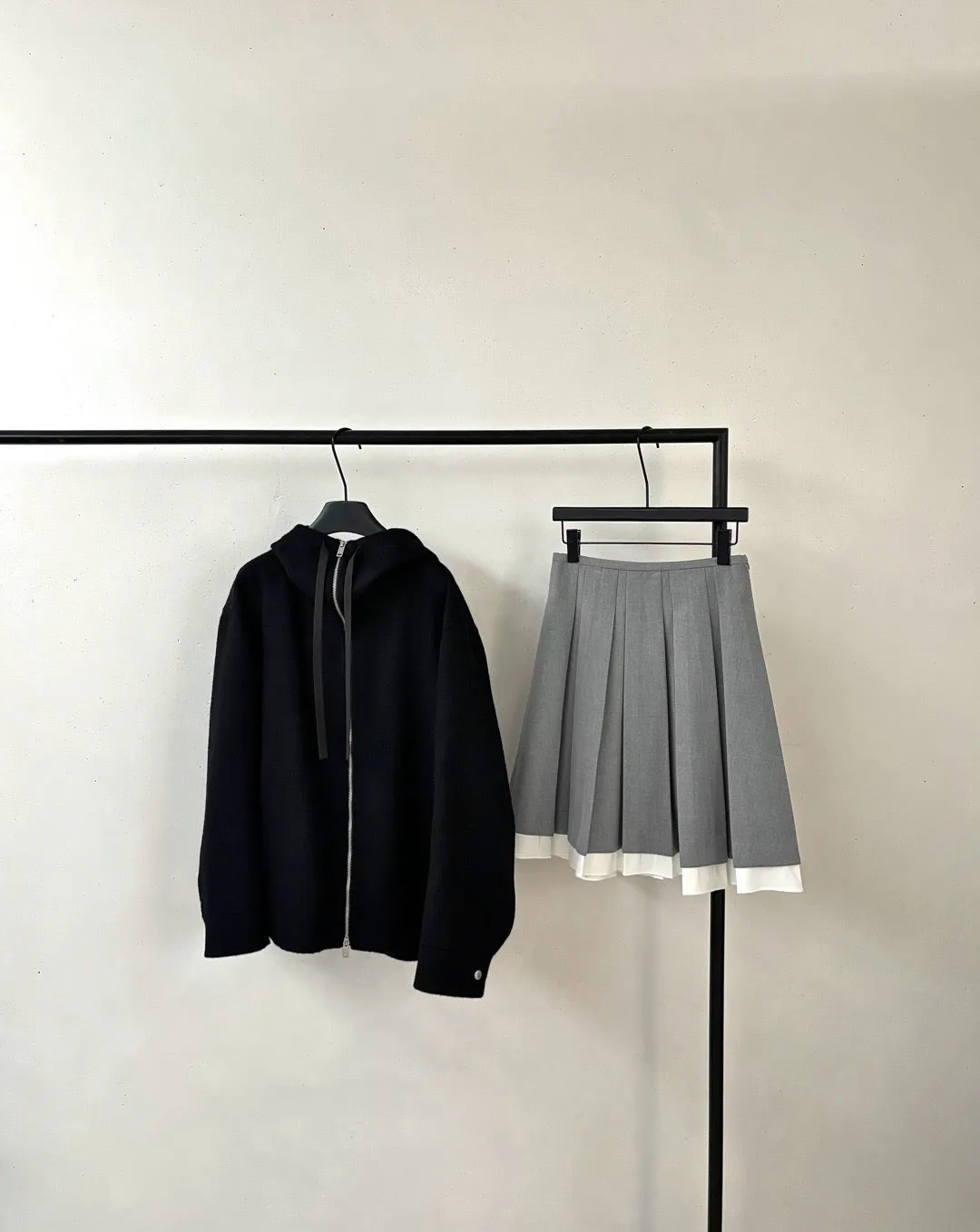 Contrast Pleated Skirt