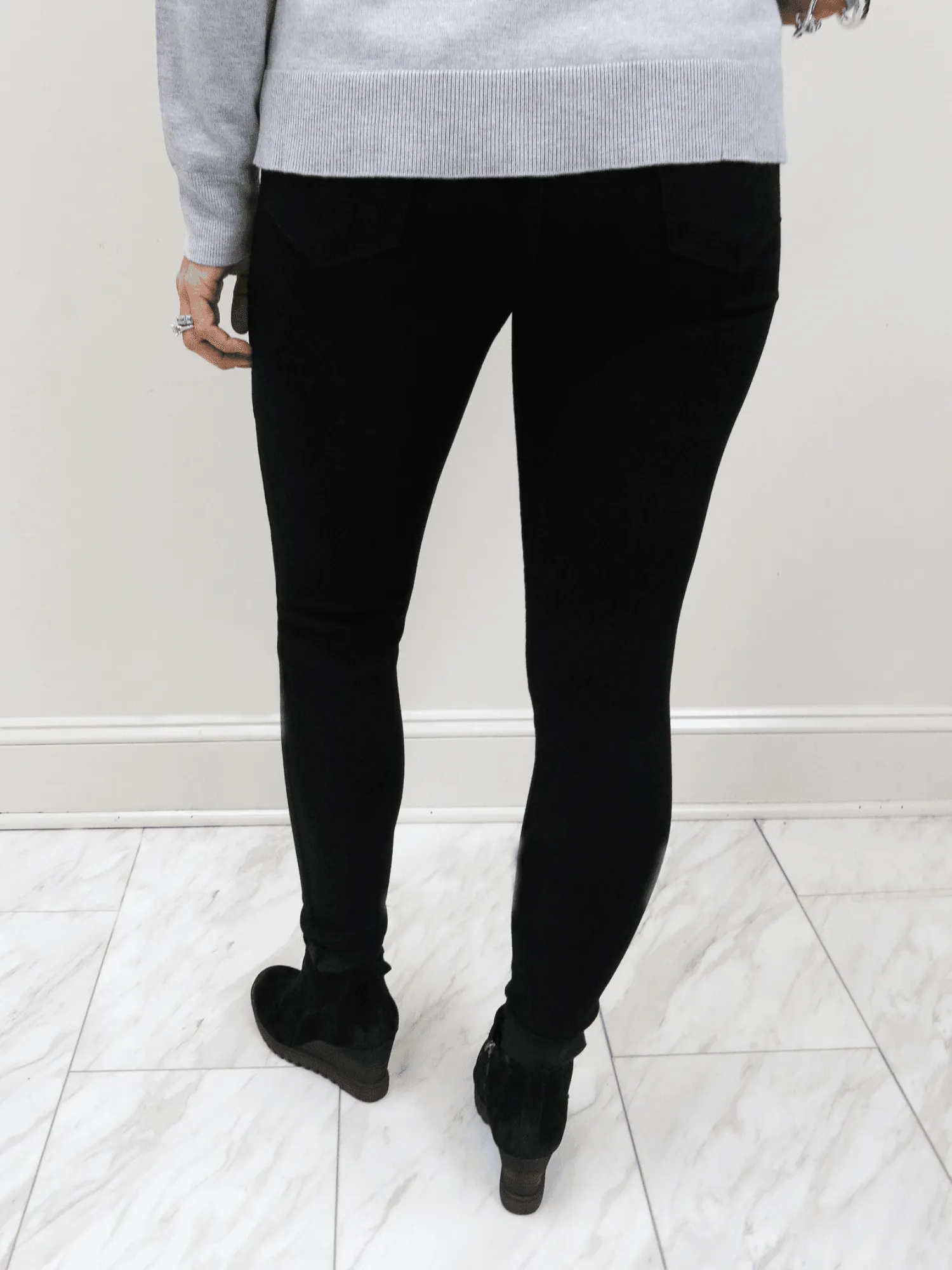 Just Black Denim High Rise Classic Skinny - Black
