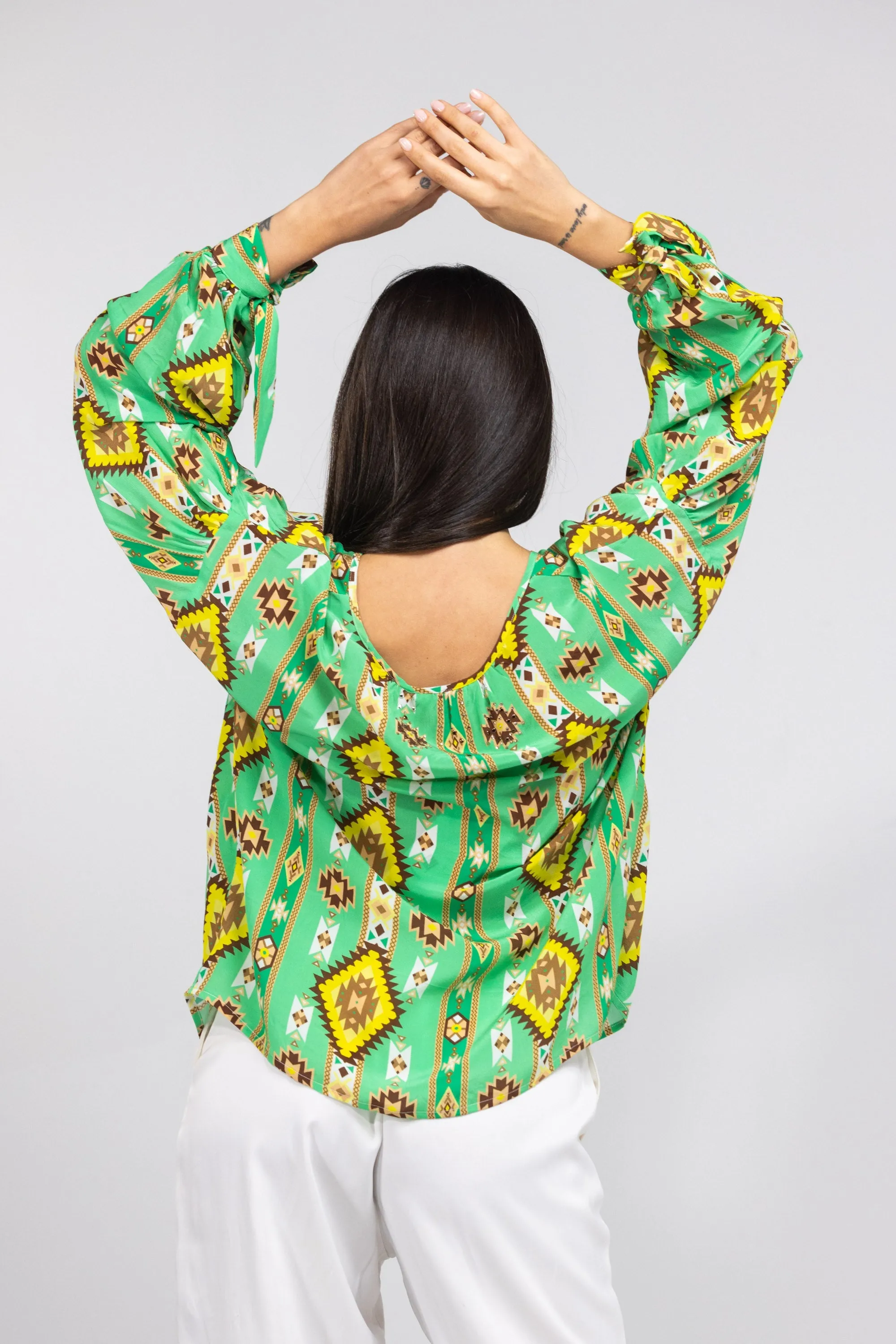 MELBOURNE - KNOT CUFF LONG SLEEVE TOP